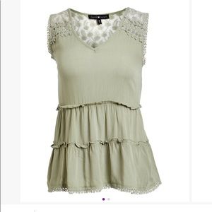 Sage lace-yoke tiered tank